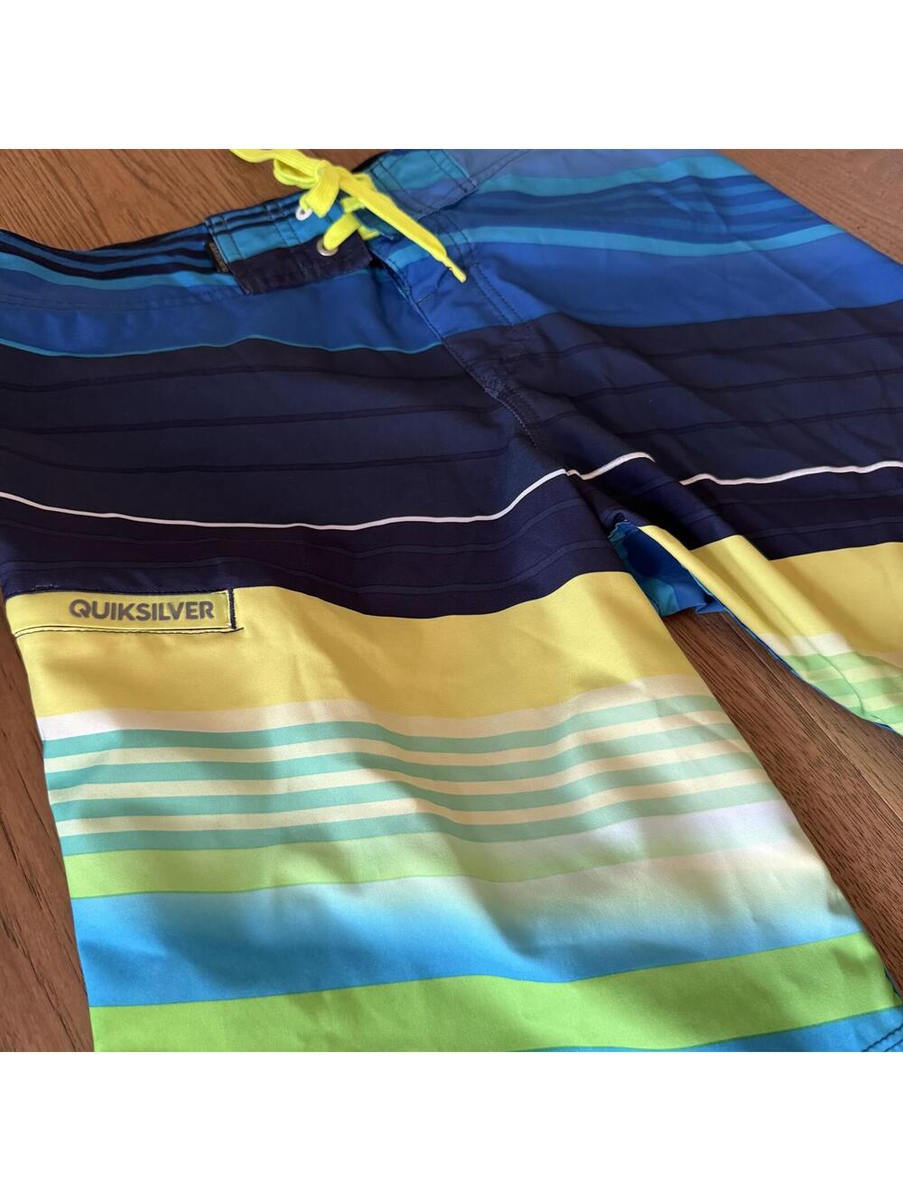 Quiksilver Men's Size 28 Board Shorts Swim Trunks